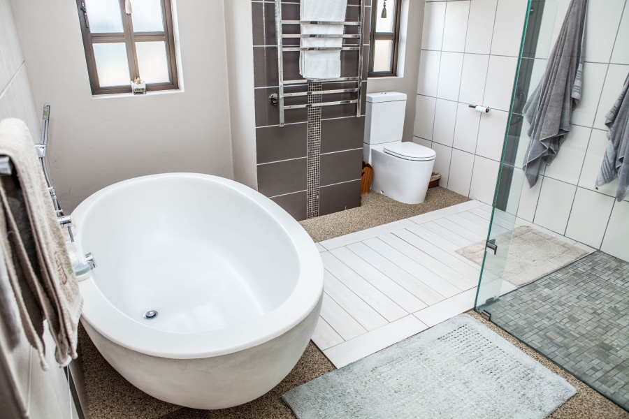 5 Bedroom Property for Sale in The Coves North West